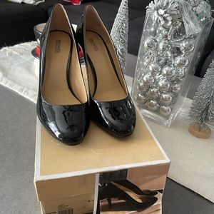 New in box never worn size 8.5